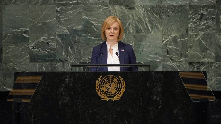 Inflação e Juros Altos Derrubam Primeira-Ministra Britânica