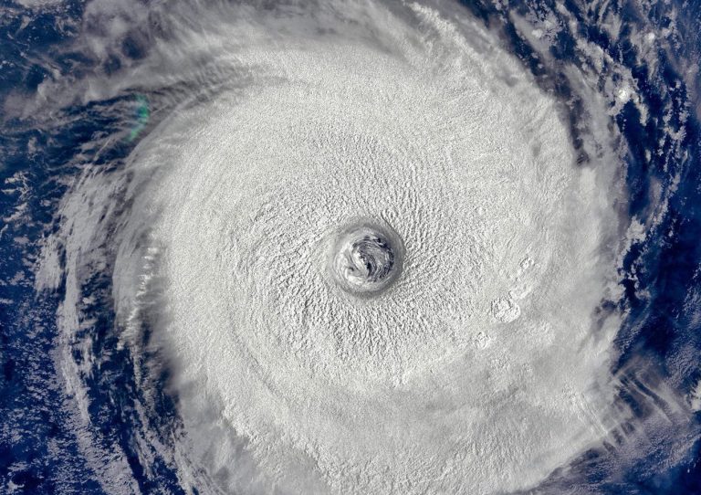 Uma Tempestade Histórica De Três Dias Traz Neve, Gelo E Frio Extremo Aos EUA