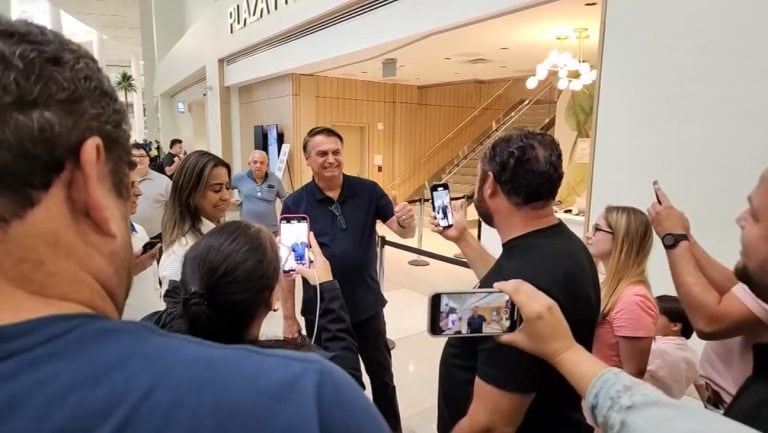 Bolsonaro Retorna Ao Brasil Após Três Meses Na Flórida