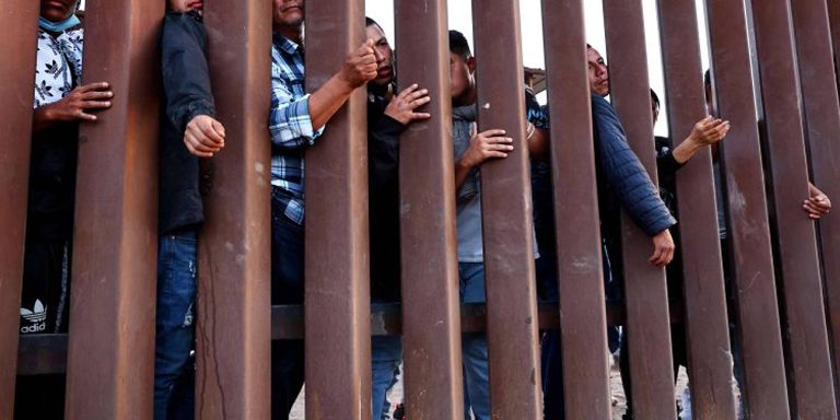 Governo Biden considera voltar a prender famílias imigrantes na fronteira
