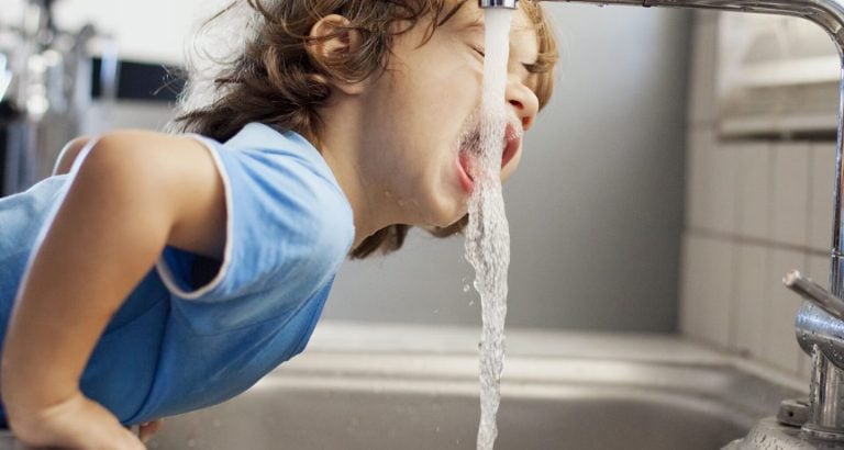 Quase Metade Da Água De Torneira Dos EUA Está Contaminada Com ‘Químicos Eternos’