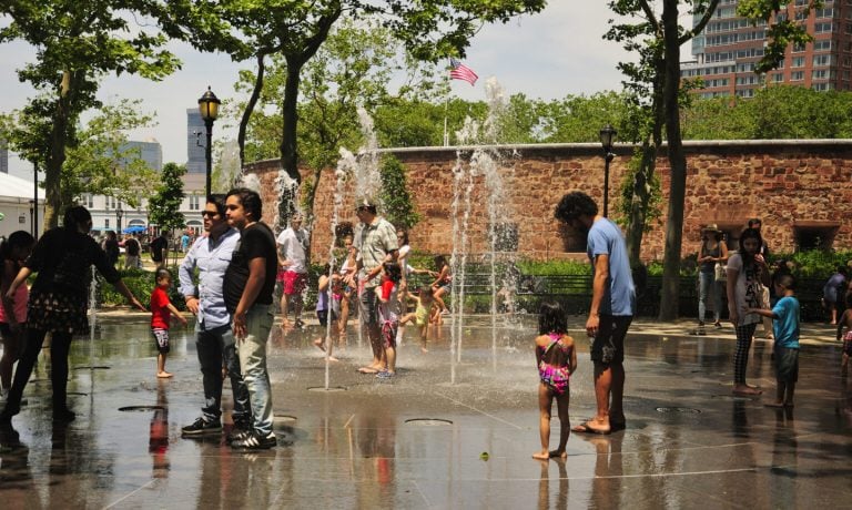 Onda De Calor Do Sul Chega Ao Nordeste Dos EUA Com Temperatura Acima De 100F