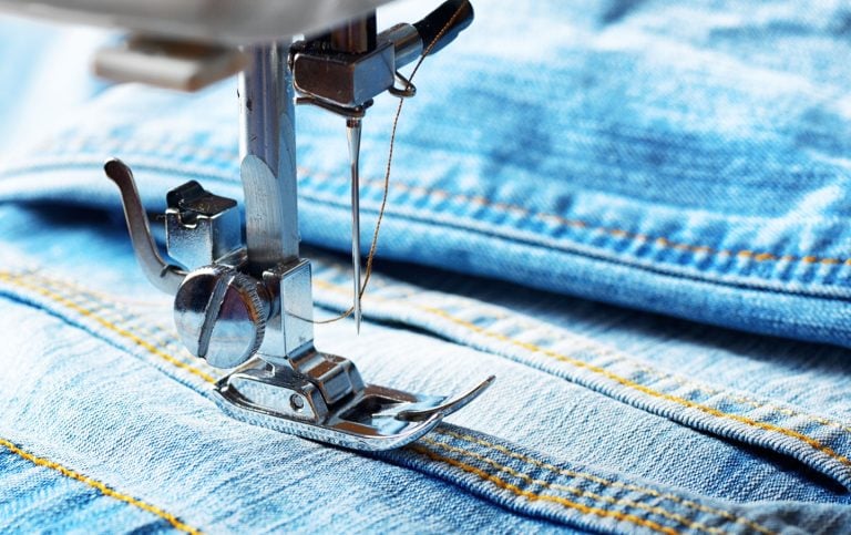 França Vai Oferecer Subsídios Para Quem Consertar Roupas Em Vez De Jogá-Las Fora