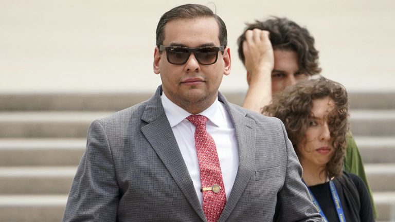 Surgem Novas Acusações Criminais Contra George Santos