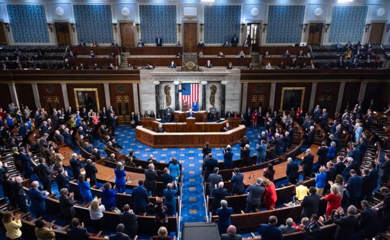 Crise No Partido Republicano Se Aprofunda Enquanto Câmara Permanece Sem Líder