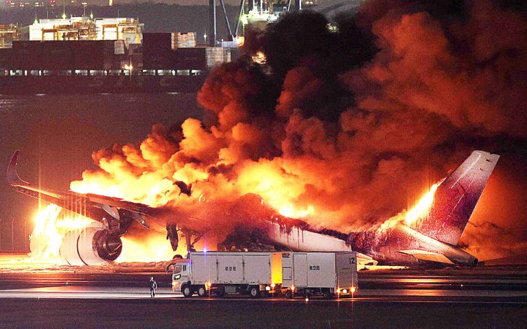 Como 367 Passageiros Escaparam Ilesos Do Terrível Acidente Com O Avião Da Japan Airlines?