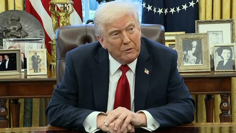 Trump Diz Que Está Estudando Maneiras De Se Eleger Para Um Terceiro Mandato Como Presidente