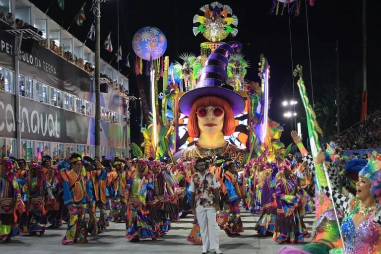 Mel Lisboa celebra tributo da Mocidade a Rita Lee e diz que cantora estaria feliz