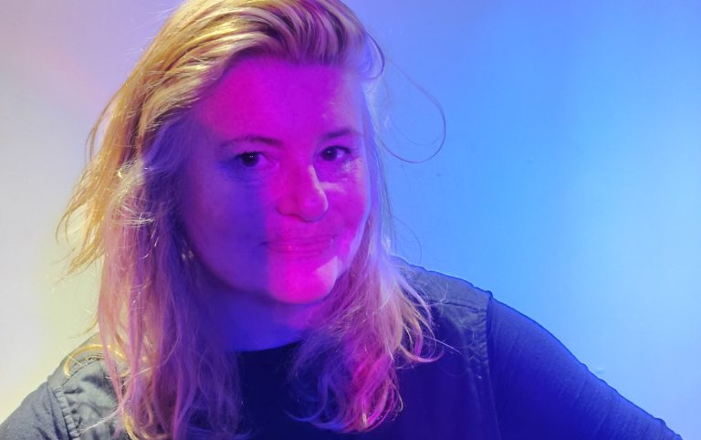 Uma noite ao som de DEANNA KIRK