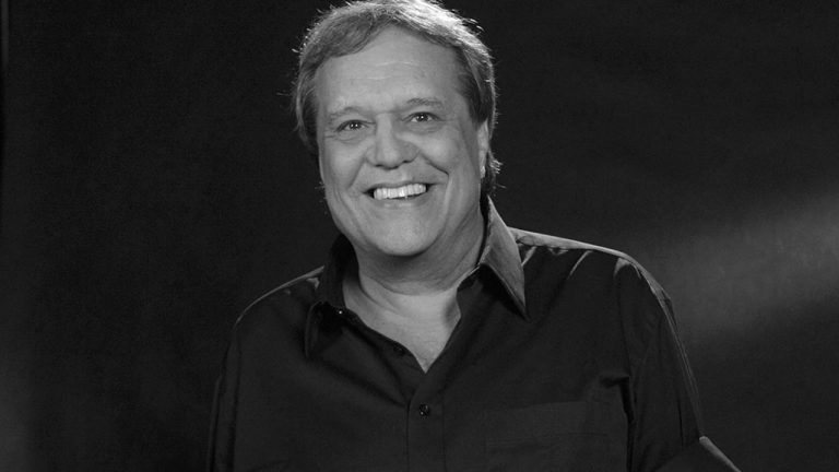 Morre Dennis Carvalho